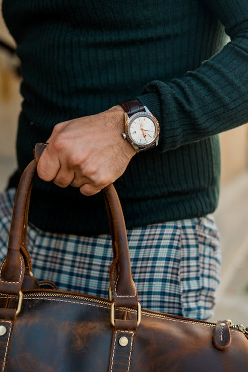 Leather Bag Love: How to Condition, Clean, and Maintain It Like a Pro